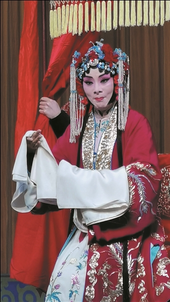 京剧演员娟，揭开小巷深处秘密戏楼的神秘面纱
